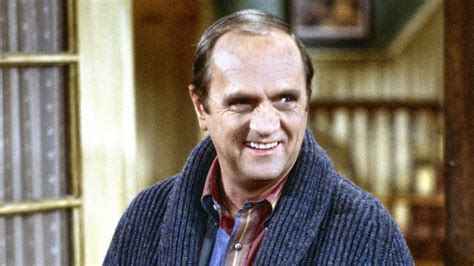 The Bob Newhart Show: Exploring Suburban Life and Workplace Quirks Through Dry Humor!